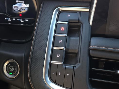 Used 2024 GMC Yukon AT4 w/ Technology Package AWD/4WD image 25