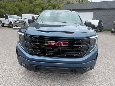 Used 2024 GMC Sierra 1500 Elevation w/ Elevation Premium Package AWD/4WD image 8