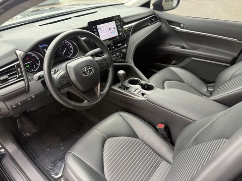 Used 2024 Toyota Camry SE w/ Convenience Package image 8
