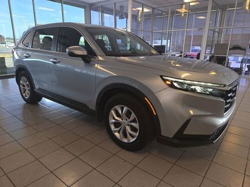 Used 2025 Honda CR-V LX image 2