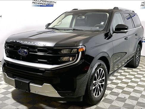 Used 2025 Ford Expedition Platinum AWD/4WD image 1