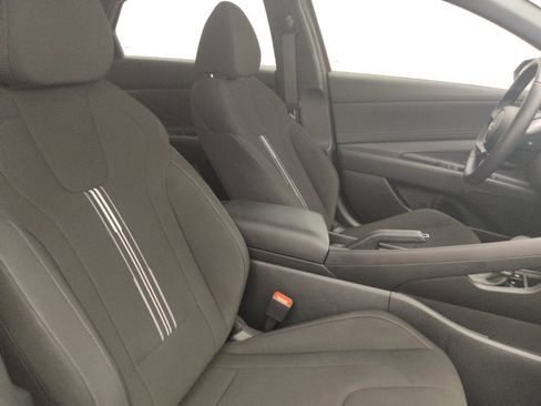 Used 2025 Hyundai Elantra Sport FWD image 21