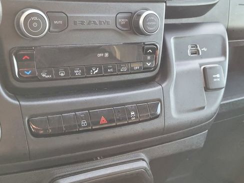 Used 2025 RAM ProMaster 2500 w/ Convenience Group FWD image 11