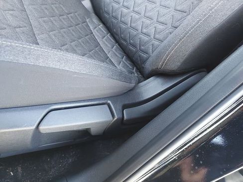 Used 2025 Nissan Kicks SV image 16