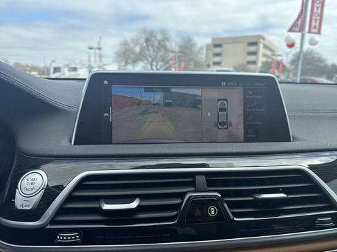 Used 2020 BMW 740i w/ Luxury Rear Seating Package image 28