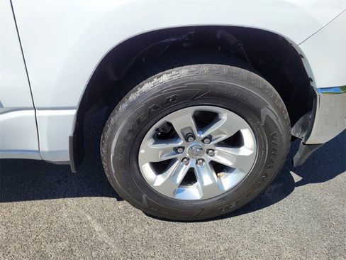 Used 2024 RAM 1500 Laramie image 15