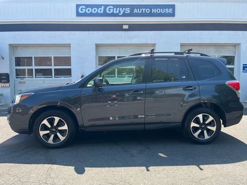 Used 2017 Subaru Forester 2.5i Premium AWD/4WD image 1