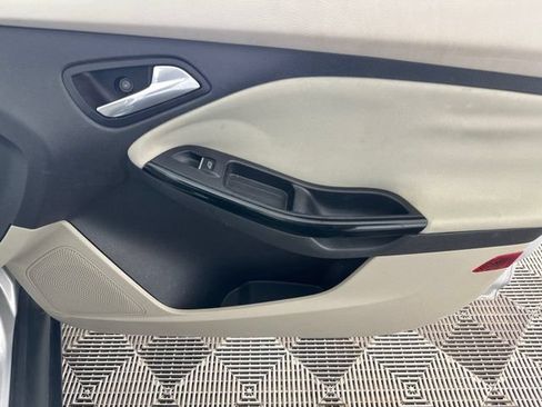 Used 2013 Ford Focus Electric Hatchback FWD image 21