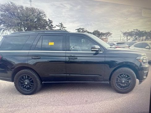 Used 2022 Ford Expedition Limited image 5