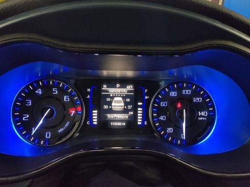 Used 2015 Chrysler 200 S image 23