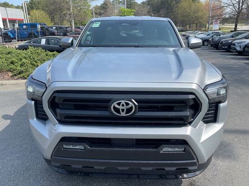 Used 2025 Toyota Tacoma SR5 image 3