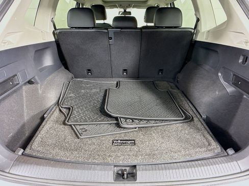 Used 2021 Volkswagen Tiguan SE w/ Panoramic Sunroof Package AWD/4WD image 24
