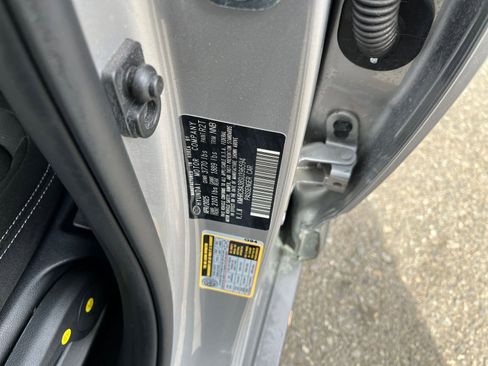 Used 2025 Hyundai Venue SEL FWD image 31