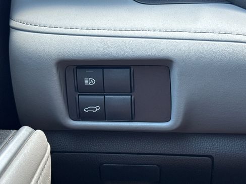 Used 2022 Toyota Highlander XLE image 44