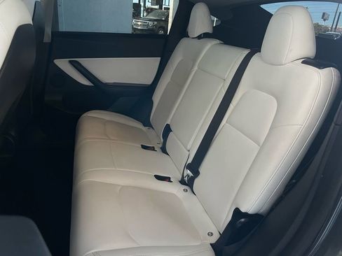 Used 2021 Tesla Model Y Performance image 18