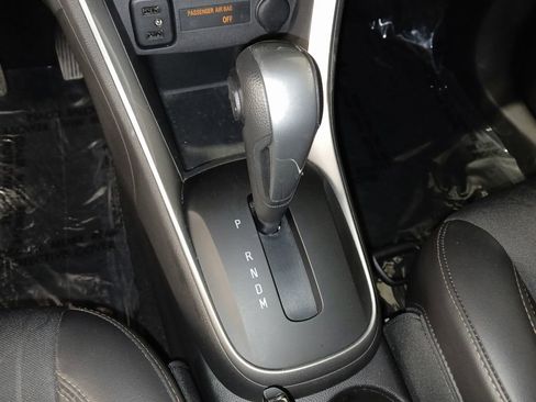Used 2019 Chevrolet Trax LT w/ LT Convenience Package AWD/4WD image 19