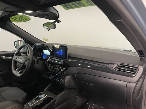 Used 2025 Ford Escape ST-Line w/ Equipment Group 301A image 23