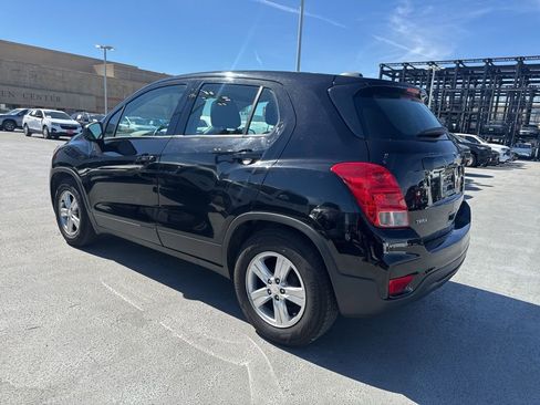 Used 2019 Chevrolet Trax LS w/ LPO, Cargo Package image 5