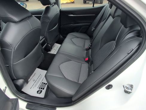 Used 2023 Toyota Camry SE image 15