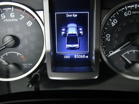 Used 2018 Toyota Tacoma SR5 image 26