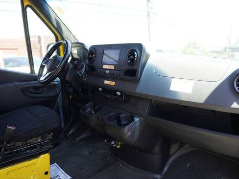 Used 2021 Mercedes-Benz Sprinter 2500 w/ Acoustic Package image 30