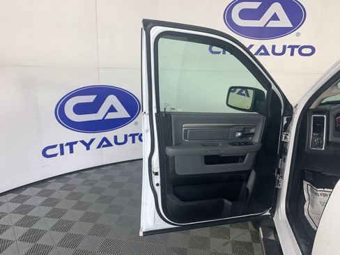 Used 2019 RAM 1500 Big Horn RWD image 12