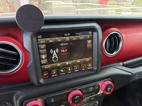 Used 2020 Jeep Gladiator Rubicon AWD/4WD image 19