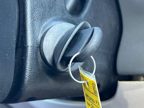 Used 2010 Ford Ranger XL image 25