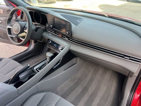 Used 2023 Hyundai Elantra SEL w/ Cargo Package image 20