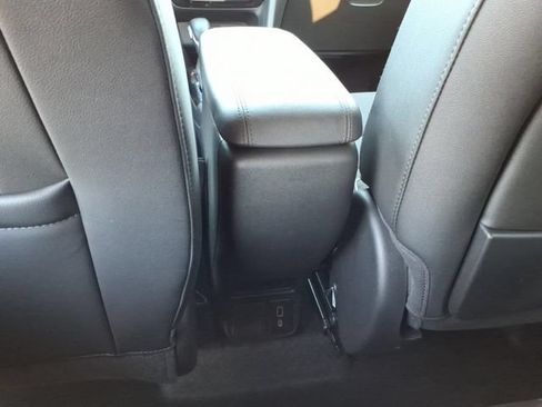 Used 2023 Buick Encore GX Select w/ Sport Touring Package FWD image 16