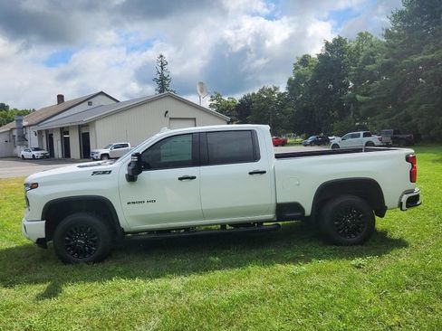 Used 2024 Chevrolet Silverado 2500 LTZ w/ LTZ Plus Package AWD/4WD image 6
