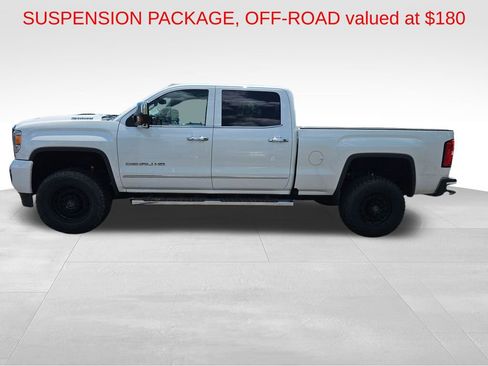 Used 2019 GMC Sierra 2500 Denali w/ Duramax Plus Package AWD/4WD image 7