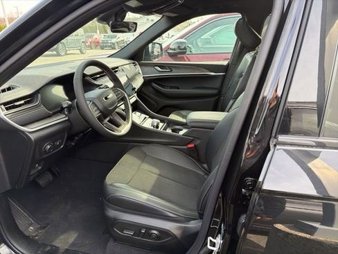 New 2026 Jeep Grand Cherokee Altitude AWD/4WD image 13