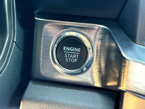 Certified 2025 Ford F250 Lariat w/ Lariat Ultimate Package AWD/4WD image 18