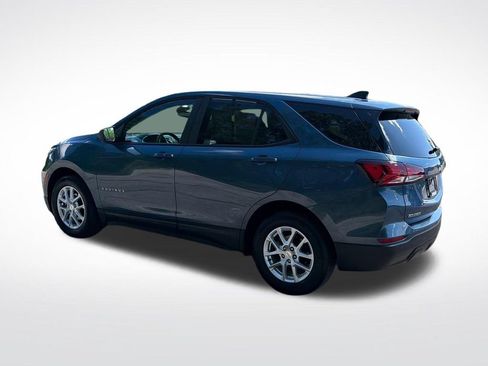 Used 2024 Chevrolet Equinox LS w/ LS Convenience Package FWD image 3