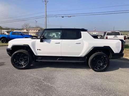 New 2026 GMC Hummer EV 4x4 Crew Cab w/ LPO, Dark Essentials Package image 7