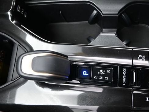 Used 2024 Toyota Crown XLE image 32