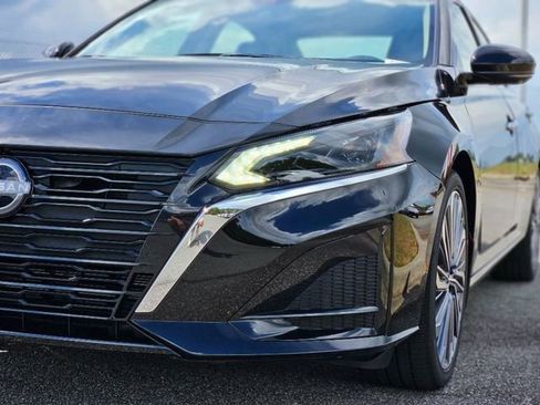New 2025 Nissan Altima 2.5 SL image 7