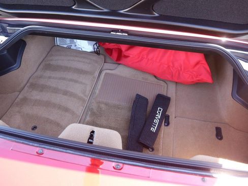 Used 2004 Chevrolet Corvette Convertible w/ Preferred Equipment Group RWD image 7