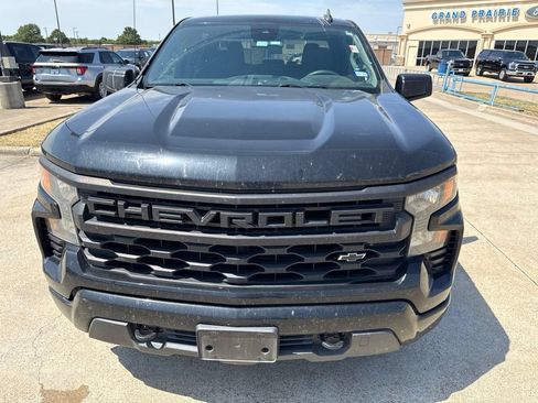 Used 2022 Chevrolet Silverado 1500 Custom RWD image 2