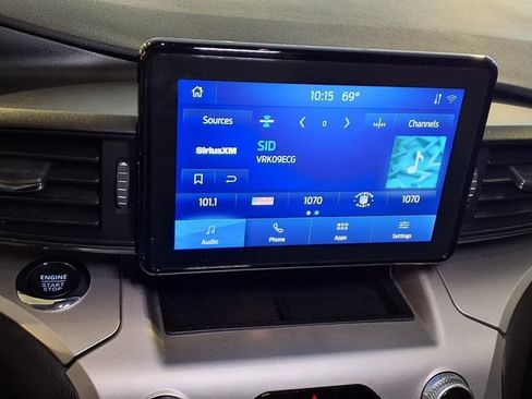 Used 2022 Ford Explorer XLT RWD image 4