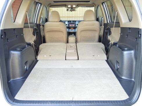 Used 2012 Toyota RAV4 Limited image 38