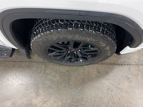 Used 2023 GMC Sierra 1500 Elevation image 21