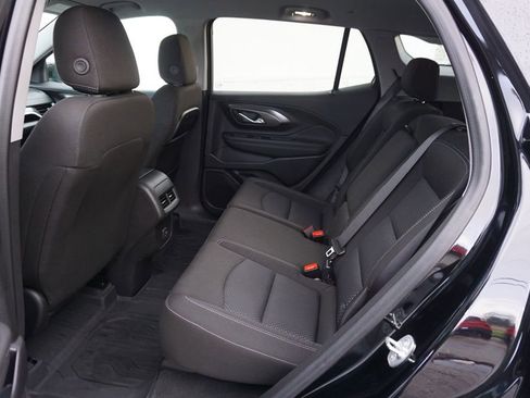 Used 2024 GMC Terrain SLE w/ Driver Convenience Package FWD image 11