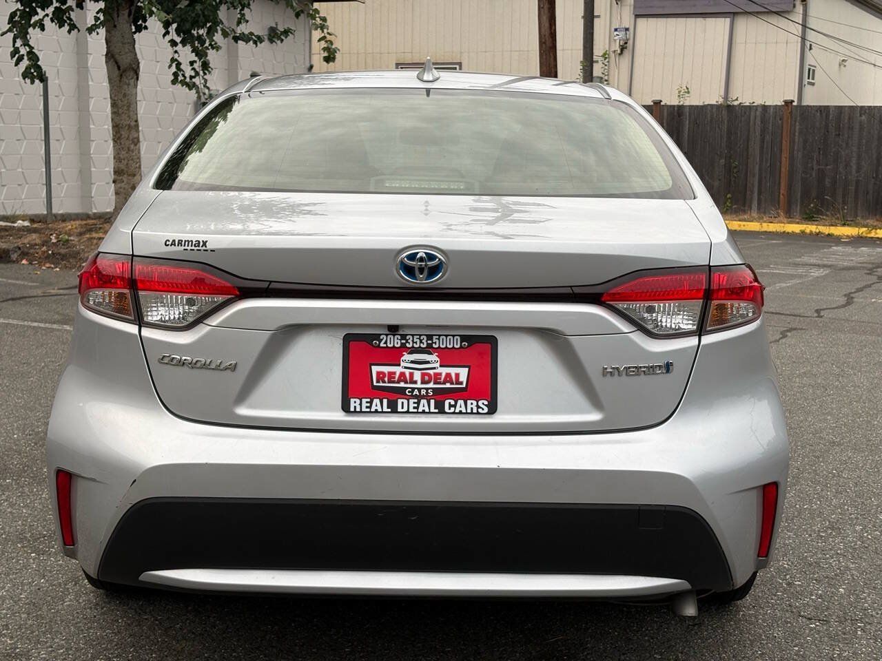 Used 2022 Toyota Corolla LE w/ Premium Interior Package FWD image 4
