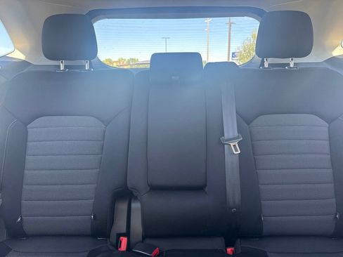 Used 2017 Ford Edge SE FWD image 18