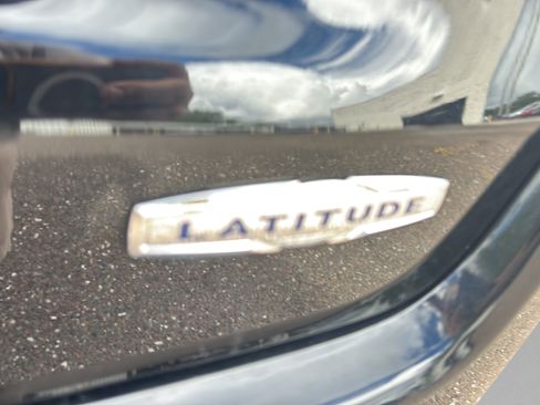 Used 2024 Jeep Compass Latitude AWD/4WD image 13