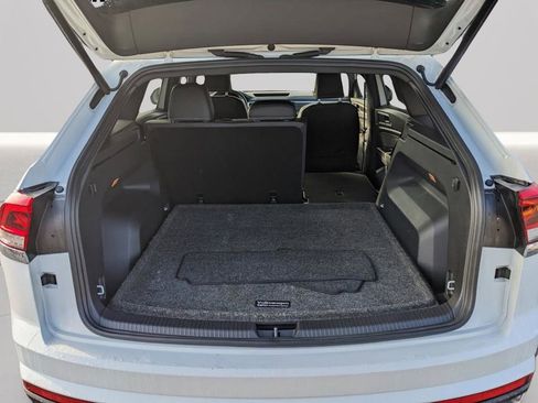 Certified 2023 Volkswagen Atlas Cross Sport SE image 12