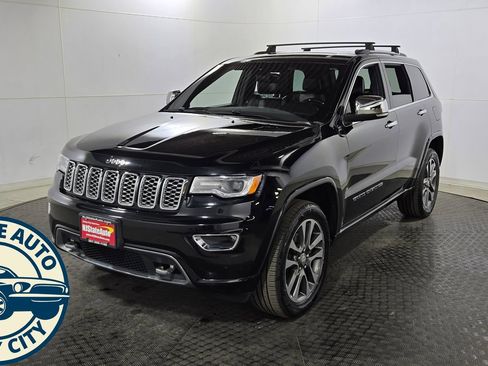 Used 2017 Jeep Grand Cherokee Overland AWD/4WD image 3