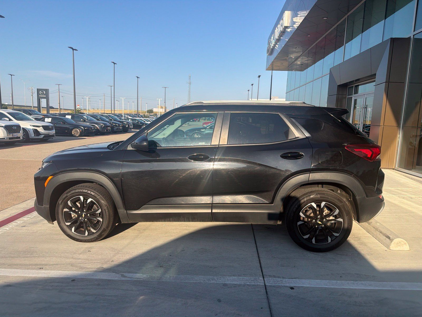 Used 2023 Chevrolet TrailBlazer LT w/ Convenience Package FWD image 7